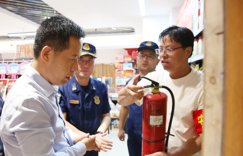 赵林斌调研检查春节期间重点工作